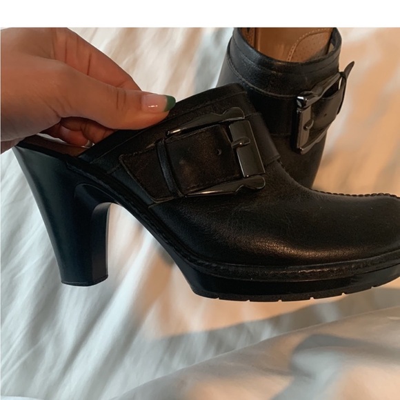 SOFFT BLACK LEATHER CLOGS MULE WITH SIDE BUCKLE IN SIZE 9.5 M - Picture 6 of 11